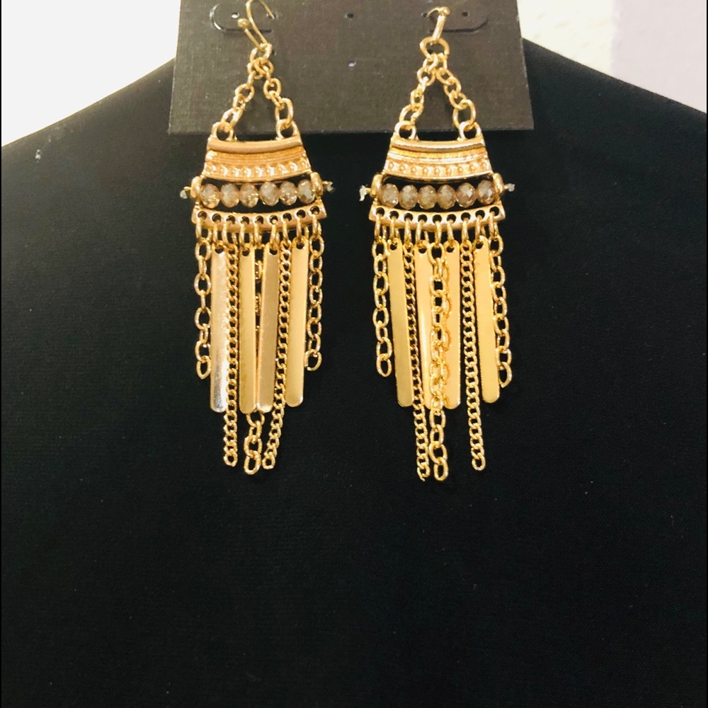 Trendy Fun Drop earrings NWOT Gold Finish
